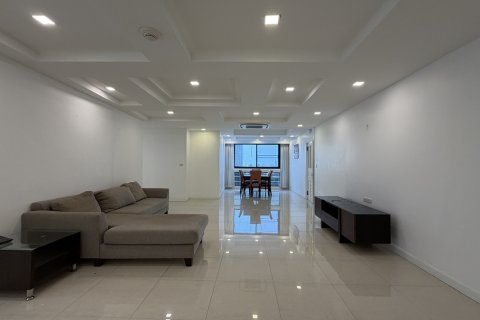 Condo in Khlong Toei, Bangkok, Thailand, 3 bedrooms  № 201296 - photo 7