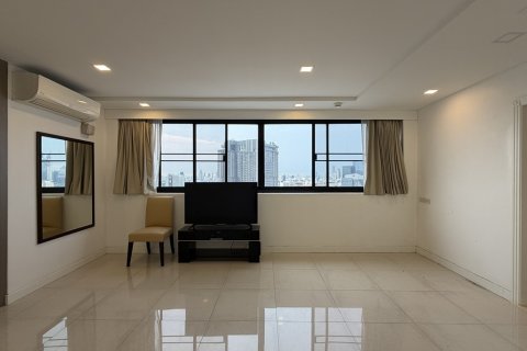 Condo in Khlong Toei, Bangkok, Thailand, 3 bedrooms  № 201296 - photo 9