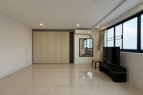 Condo in Khlong Toei, Bangkok, Thailand, 3 bedrooms  № 201296 - photo 8