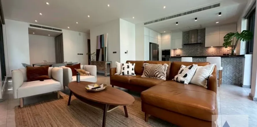 Casa de 4 dormitorios en Watthana, Bangkok, Tailandia № 214324