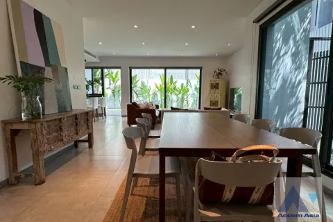 Casa de 4 dormitorios en Watthana, Bangkok, Tailandia № 214324 - foto 3