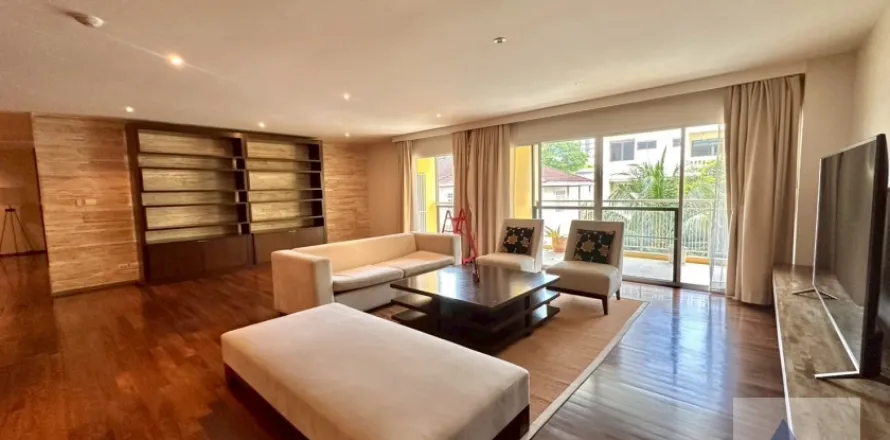 Condominio de 5 dormitorios en Khlong Toei, Bangkok, Tailandia № 214321