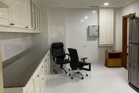 Condominio de 4 dormitorios en Watthana, Bangkok, Tailandia № 214322 - foto 7