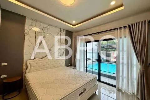 Casa de 3 dormitorios en Pattaya, Tailandia № 211899 - foto 14