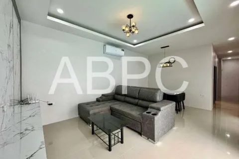 Casa de 3 dormitorios en Pattaya, Tailandia № 211899 - foto 11