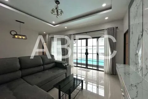 Casa de 3 dormitorios en Pattaya, Tailandia № 211899 - foto 12