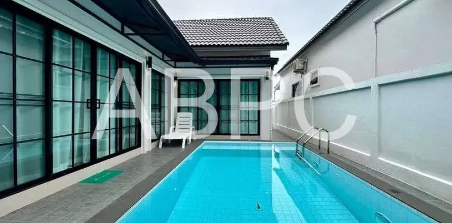 Casa de 3 dormitorios en Pattaya, Tailandia № 211899