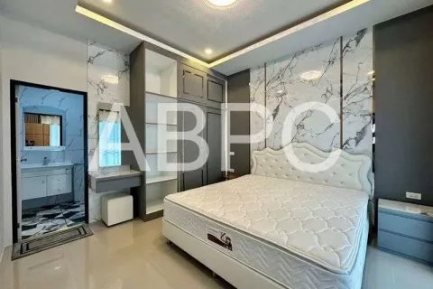 Casa de 3 dormitorios en Pattaya, Tailandia № 211899 - foto 3