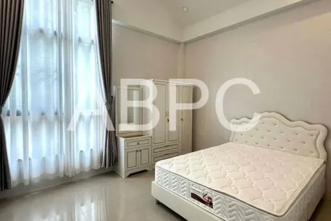Casa de 3 dormitorios en Pattaya, Tailandia № 211899 - foto 15
