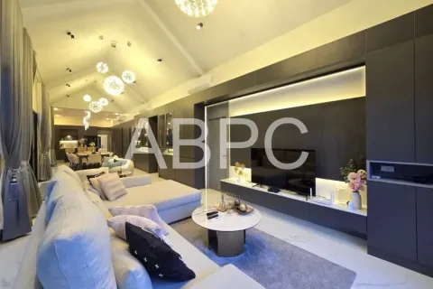 Casa de 5 dormitorios en Pattaya, Tailandia № 211903 - foto 13