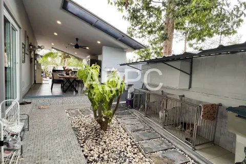 Casa de 3 dormitorios en Pattaya, Tailandia № 211900 - foto 6
