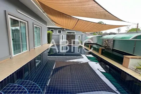 Casa de 3 dormitorios en Pattaya, Tailandia № 211900 - foto 9