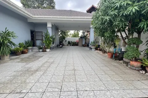 Casa de 3 dormitorios en Pattaya, Tailandia № 211900 - foto 13