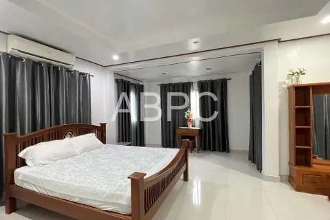Casa de 3 dormitorios en Pattaya, Tailandia № 211897 - foto 11