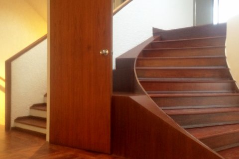 Townhouse in Bangkok, Thailand 3 bedrooms № 143469 - photo 2