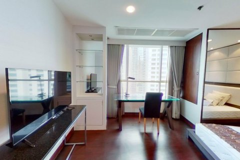 Condo à Pathum Wan, Bangkok, Thaïlande, 2 chambres № 163615 - photo 10