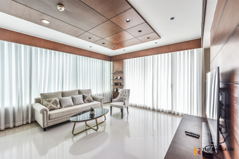 Condo in Bangkok, Thailand, 3 bedrooms № 184650 - photo 4