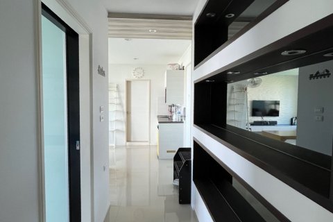 Condo in Pattaya, Thailand, 2 bedrooms  № 141360 - photo 13