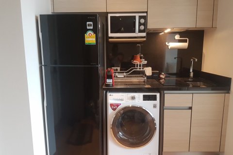 Studio in the Condo in Khlong Toei, Bangkok, Thailand № 141357 - photo 6