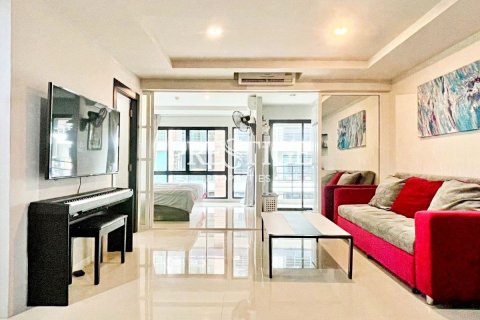 Condo in Pattaya, Thailand, 1 bedroom № 209133 - photo 2