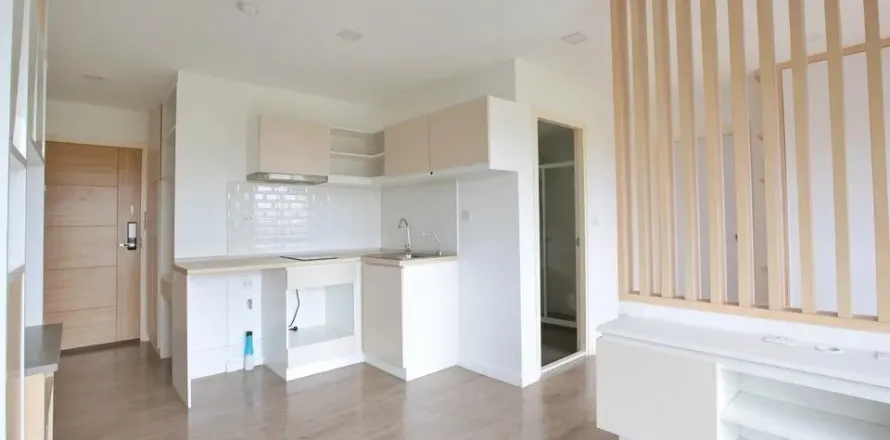 Studio in the Condo in Bang Na, Bangkok, Thailand  № 158200