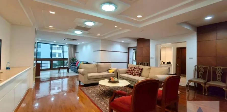 Condominio de 3 dormitorios en Khlong Toei, Bangkok, Tailandia № 214348