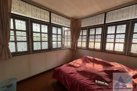 Casa de 4 dormitorios en Watthana, Bangkok, Tailandia № 214350 - foto 11