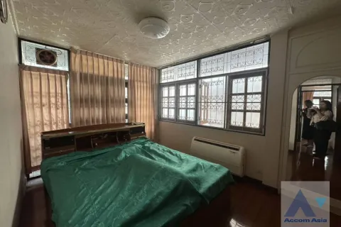Casa de 4 dormitorios en Watthana, Bangkok, Tailandia № 214350 - foto 3