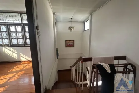 Casa de 4 dormitorios en Watthana, Bangkok, Tailandia № 214350 - foto 9