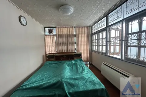 Casa de 4 dormitorios en Watthana, Bangkok, Tailandia № 214350 - foto 4