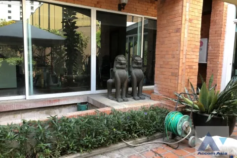 Casa de 4 dormitorios en Watthana, Bangkok, Tailandia № 214347 - foto 19