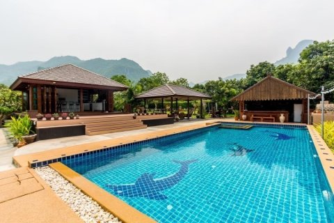 Villa in Sam Roi Yot, Thailand 4 bedrooms № 168648 - photo 3