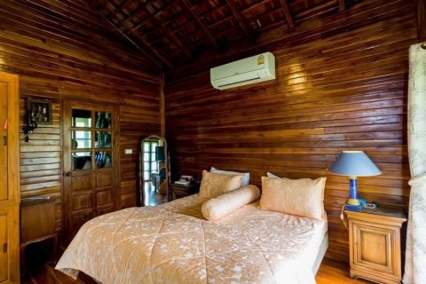 Villa in Sam Roi Yot, Thailand 4 bedrooms № 168648 - photo 13