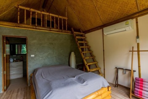 Villa in Sam Roi Yot, Thailand 4 bedrooms № 168648 - photo 16