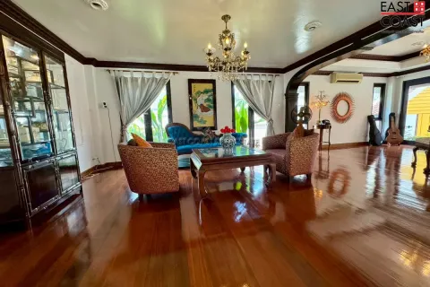 Casa de 3 dormitorios en Jomtien Beach, Pattaya, Tailandia № 212766 - foto 11