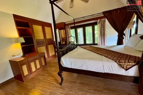 Casa de 3 dormitorios en Jomtien Beach, Pattaya, Tailandia № 212766 - foto 16