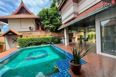 Casa de 3 dormitorios en Jomtien Beach, Pattaya, Tailandia № 212766 - foto 3