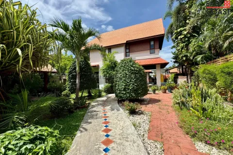 Casa de 3 dormitorios en Jomtien Beach, Pattaya, Tailandia № 212766 - foto 7