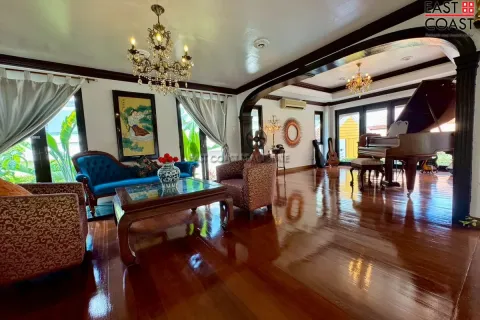 Casa de 3 dormitorios en Jomtien Beach, Pattaya, Tailandia № 212766 - foto 12