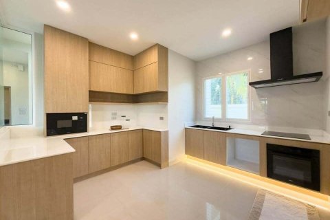 House in Phuket, Thailand 4 bedrooms № 154819 - photo 6