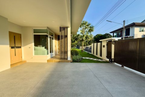 House in Phuket, Thailand 4 bedrooms № 154819 - photo 27