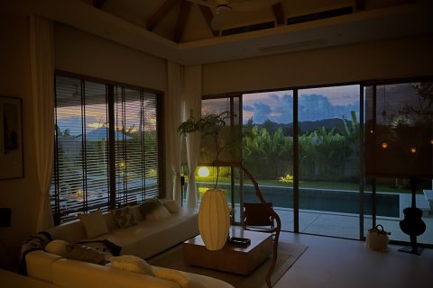 Villa in Phuket, Thailand 4 bedrooms № 154814 - photo 12