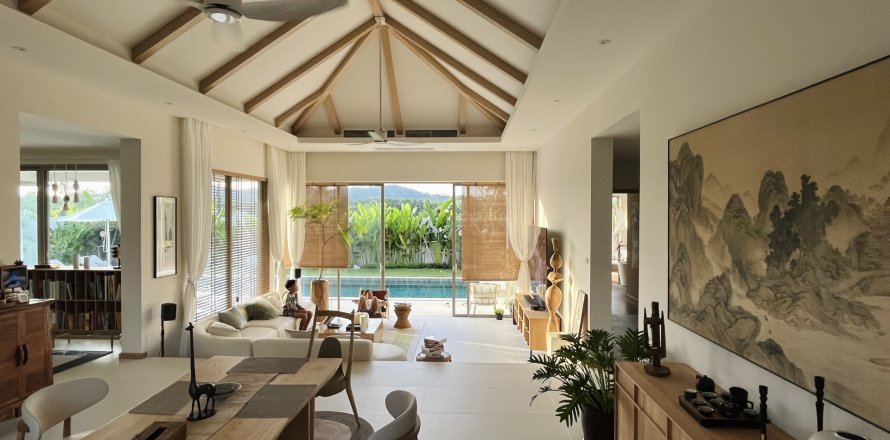 Villa in Phuket, Thailand 4 bedrooms № 154814