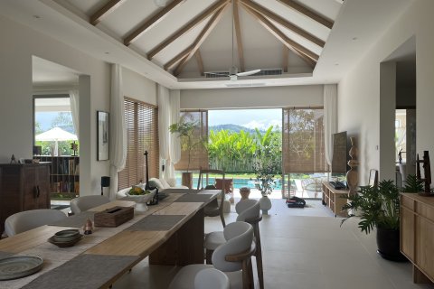 Villa in Phuket, Thailand 4 bedrooms № 154814 - photo 2