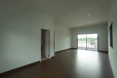 Дом в Лат Крабанге, Бангкок, Таиланд с 4 спальнями № 154818 - фото 4