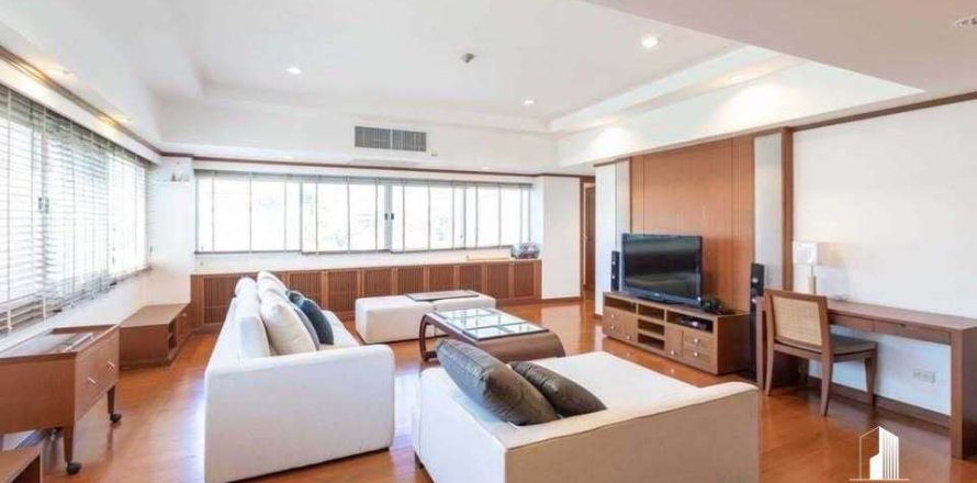 Condo in Watthana, Bangkok, Thailand, 4 bedrooms  № 160857