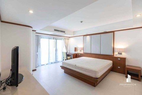 Condo in Watthana, Bangkok, Thailand, 4 bedrooms  № 160857 - photo 8