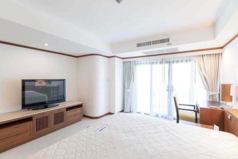 Condo in Watthana, Bangkok, Thailand, 4 bedrooms  № 160857 - photo 11