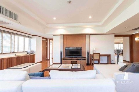 Condo in Watthana, Bangkok, Thailand, 4 bedrooms  № 160857 - photo 10