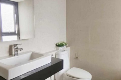 Condo in Watthana, Bangkok, Thailand, 2 bedrooms № 160858 - photo 5